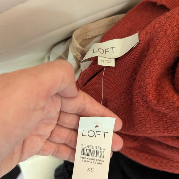 NEW Women's Loft Burnt Orange Sweater XS Oversized - Picture 6 of 6
